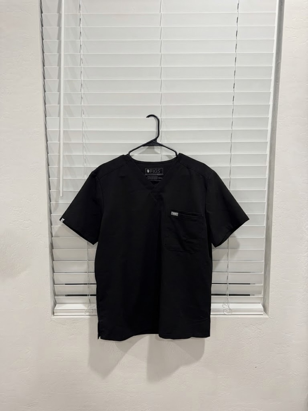 FIGS Men's Black Leon Scrub Top